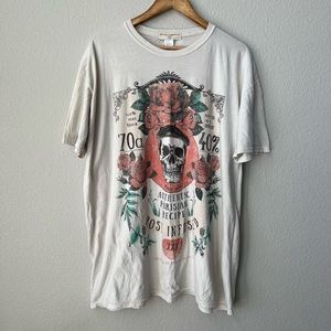 Urban Outfitters Grunge Graphic Tee w/ Skull and Rose Design
